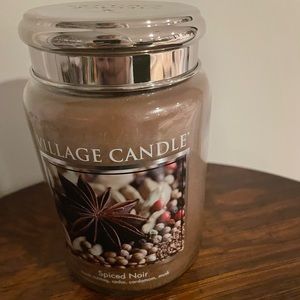 Village candle spiced Noir large jar.